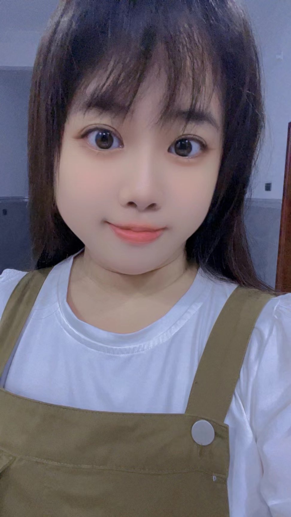 家人们都很担心她。如有找到必有重谢
