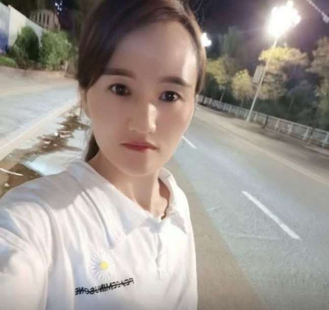 我爱她没有她我过的一团糟