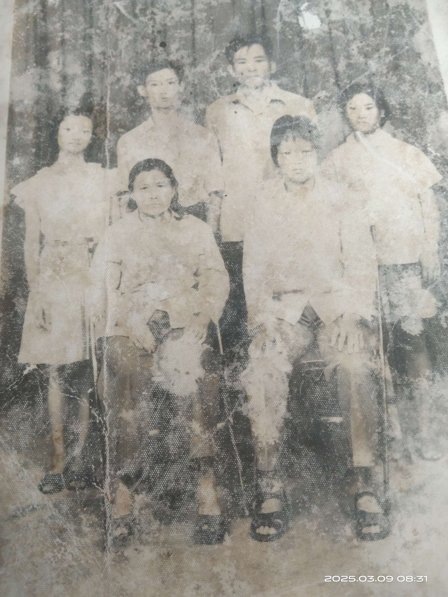 五十年未见，我同他们叔伯兄弟姐妹，希望能寻回他。